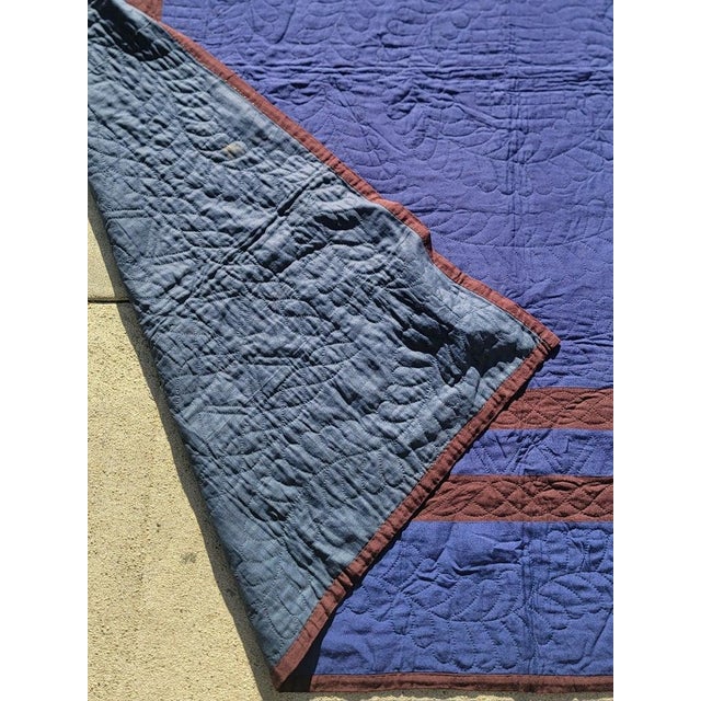 Textile 1930s Amish Cotton Holmes Co., Ohio Contained Square Plain Quilt For Sale - Image 7 of 7