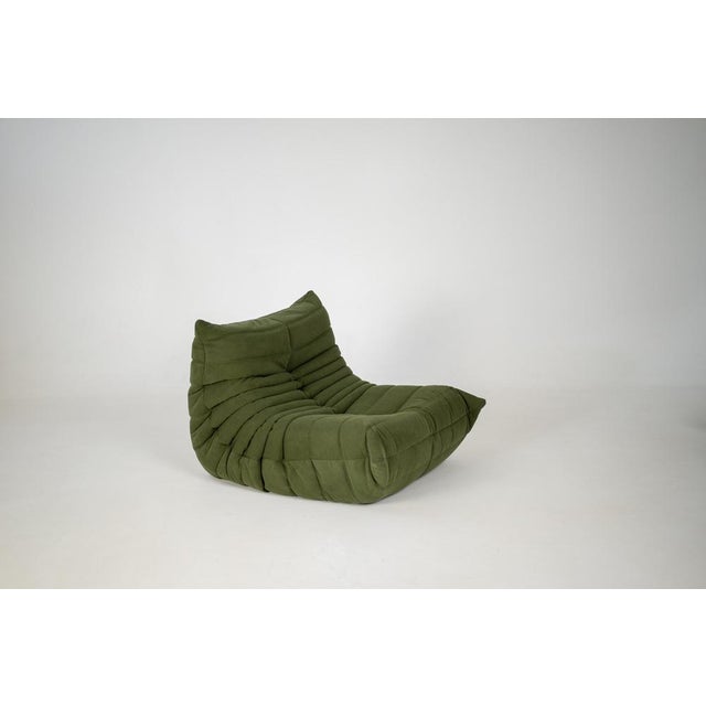 Set of Togo Lounge Chair and Pouf in Khaki Corduroy by Michel Ducaroy for Ligne Roset, 1973 For Sale - Image 9 of 18