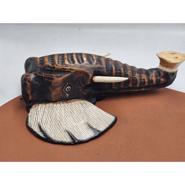 dimensions: height 30 cm, width 25 cm, depth 8.5 cm.