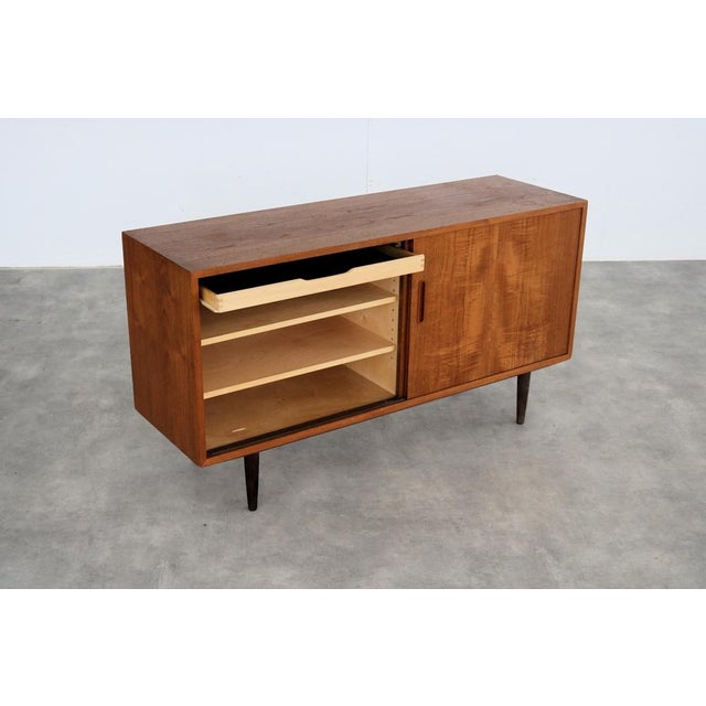 Wood Vintage Sideboard from Hundevad, 1960s For Sale - Image 7 of 8
