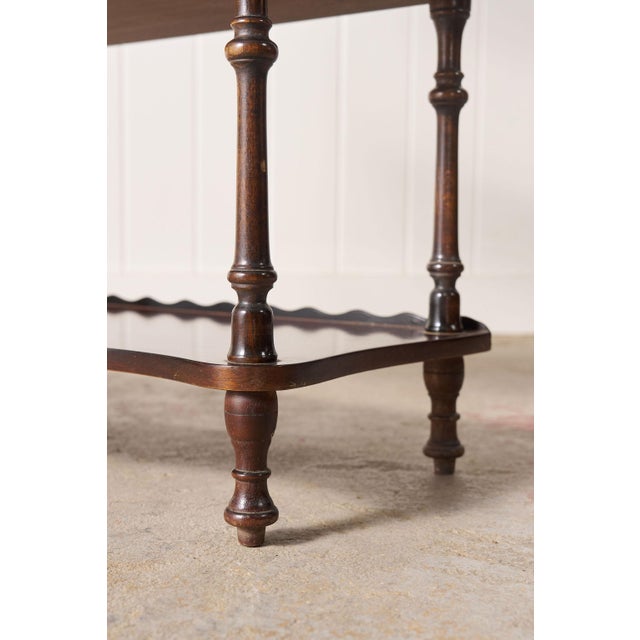 Brown 19th Century English Mahogany Bookshelf With Serpentine Shelves + Scalloped Back For Sale - Image 8 of 8