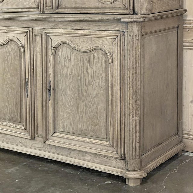 Grand 18th Century Country French Buffet a Deux Corps in Stripped Oak For Sale - Image 15 of 18