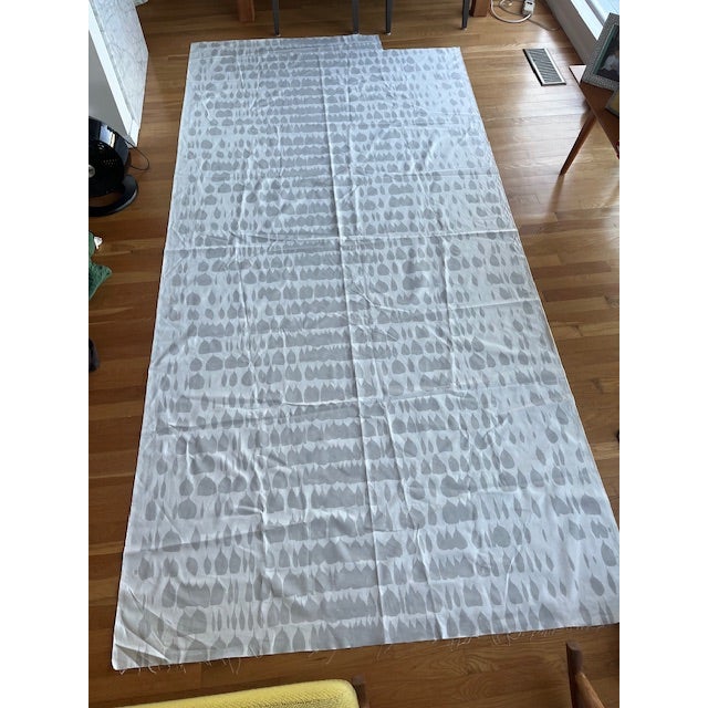 Schumacher Queen of Spain in Dove Fabric Remnant 54" W X 116" L For Sale In Boston - Image 6 of 10