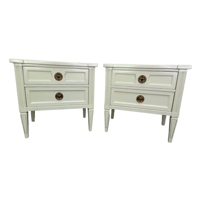 Pair of American of Martinsville Transitional Nightstands in Off-White Lacquer With Brass Hardware, C. 1970s For Sale