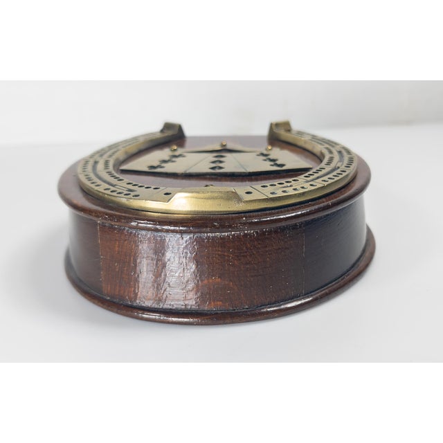 Mid-Century English Oak and Brass Cribbage Playing Card Box With Horseshoe For Sale In New York - Image 6 of 10
