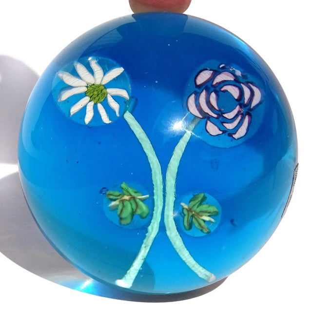 Mid 20th Century Fratelli Toso Murano Blue Amethyst White Millefiori Flowers Vintage Italian Art Glass Decorative Paperweights - Set of 3 For Sale - Image 5 of 11