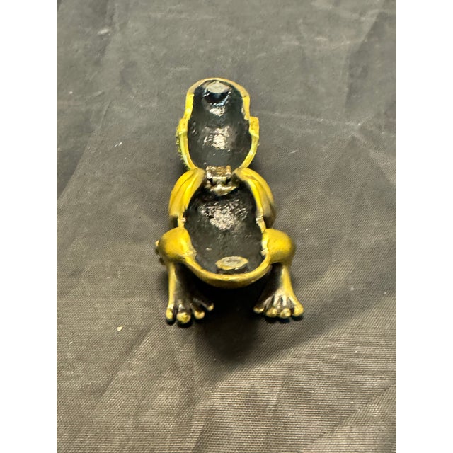 Vintage Style Jeweled Frog Toad Pill Box Green Rhinestone Red Eyes Enameled For Sale In New York - Image 6 of 12