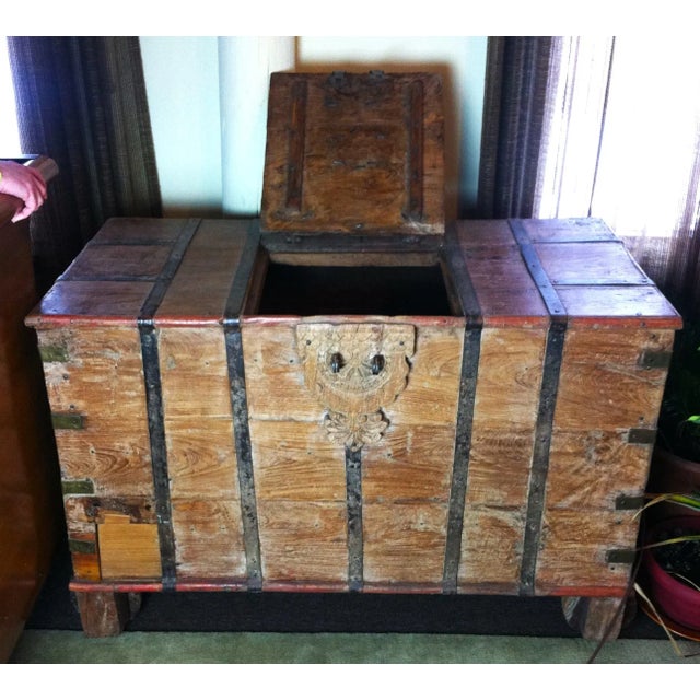 Indian Mid 19th Century Antique Indian Wedding Dowry Chest For Sale - Image 3 of 10