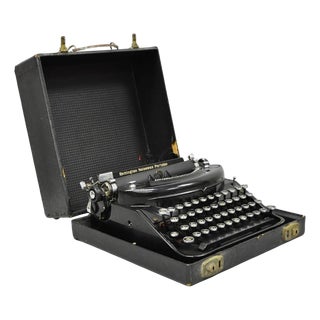 Vintage Remington Noiseless Portable Manual Typewriter in Carrying Case 90998n For Sale