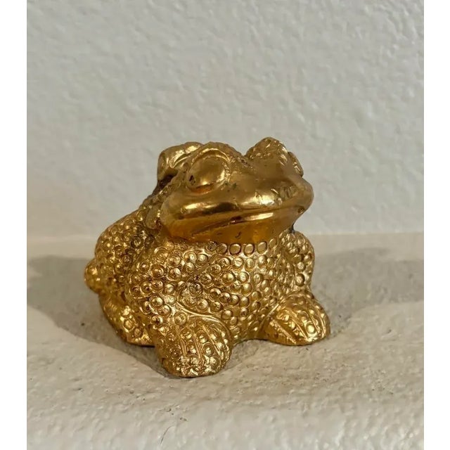 1980s Gold Plated Bronze Frog, Perfect Paperweight or Coffee Table Accessory For Sale - Image 5 of 10