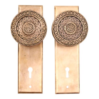 Vintage Brass Vernacular Dummy Double Door Knobs With Plates For Sale