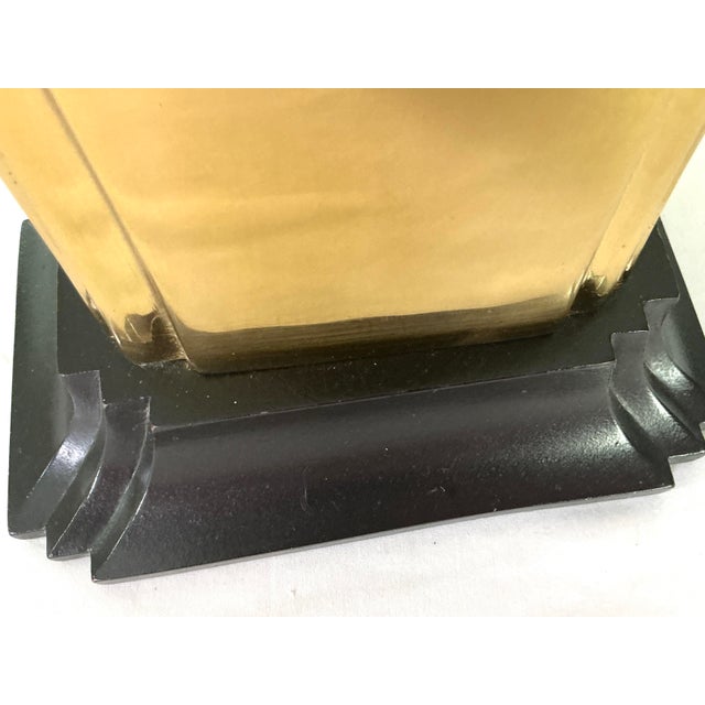 1970s 1970s Stiffel-Hollywood Regency Brass Fan/Lotus Black Stepped Base Table Lamp For Sale - Image 5 of 10
