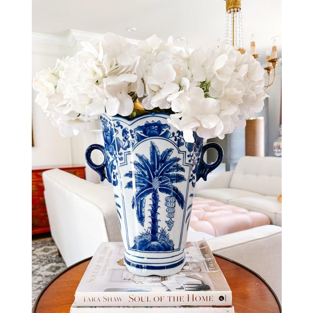 Ceramic Late 20th Century Tall Blue and White Chinoiserie Palm Tree Scalloped Vase For Sale - Image 7 of 8