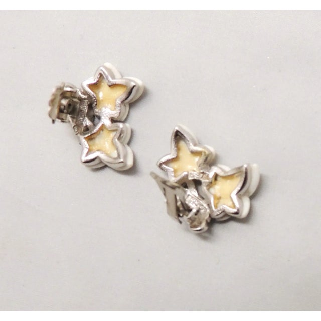 Mid-Century Modern Vintage Signed Boucher Rhodium Plated White Thermoset Leaves Clip Earrings - 2 Pieces For Sale - Image 3 of 9