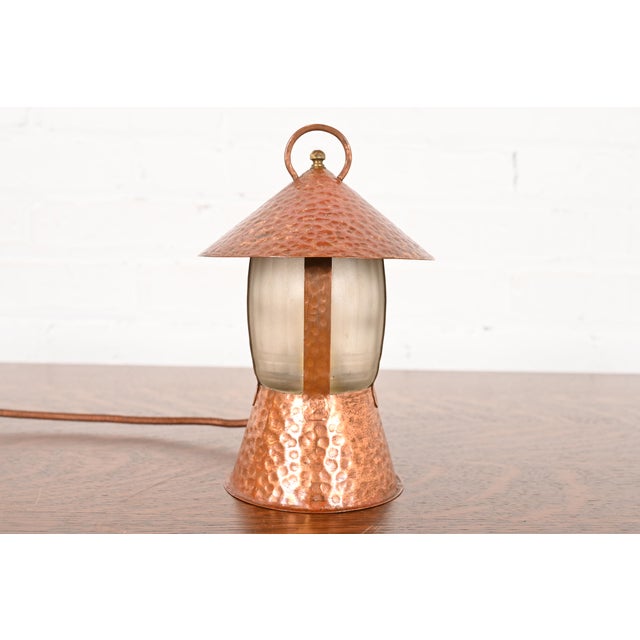 Roycroft Style Antique Arts & Crafts Hammered Copper Desk Lamp, 1930s For Sale - Image 12 of 12