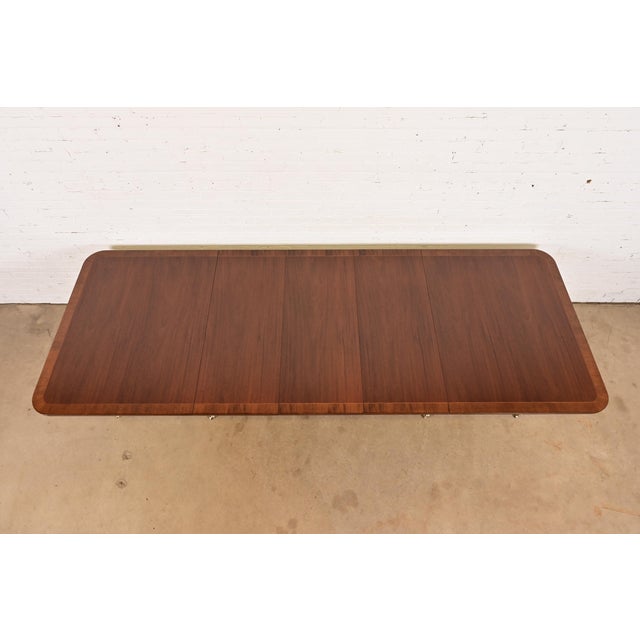 Late 20th Century Baker Furniture Historic Charleston Georgian Banded Mahogany Double Pedestal Extension Dining Table, Newly Refinished For Sale - Image 5 of 14