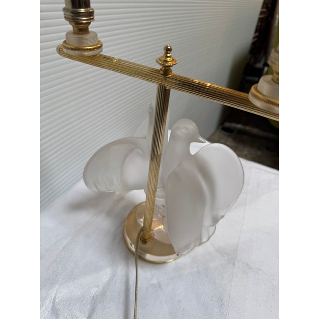 Lalique Mid 20th Century Lalique Ariane Glass Doves Table Lamp For Sale - Image 4 of 12