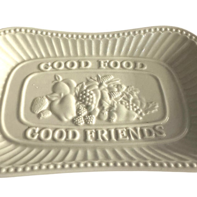 Presenting the Sienna by Godinger Cream "Good Food Good Friends" Platter. This medium-sized serving tray is made of glazed...