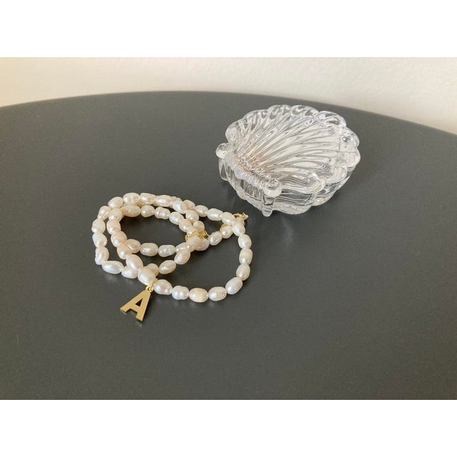 Early 20th Century English Scalloped Sea Shell Design Glass Jewelry Box For Sale - Image 9 of 18