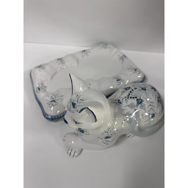 2010s Vintage Italian Ceramic Blue and White Cat Figurine on Pillow For Sale - Image 5 of 12