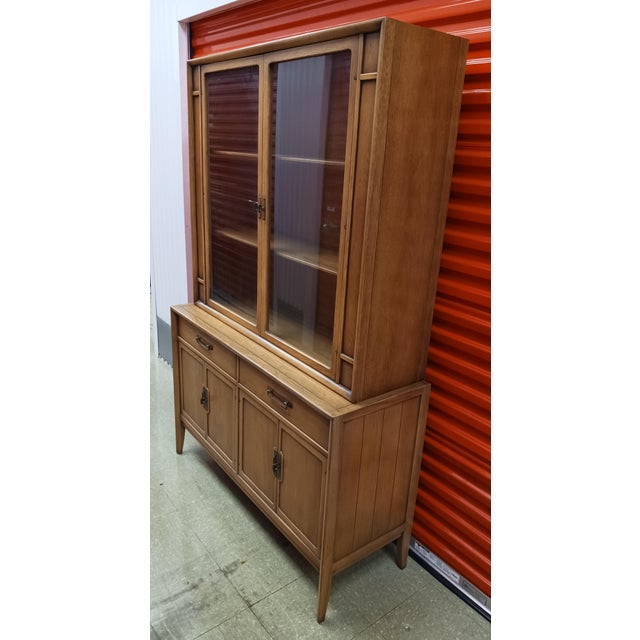 Mid-Century Modern 1963 Drexel Meridian Pecan & Walnut China Hutch For Sale - Image 3 of 12