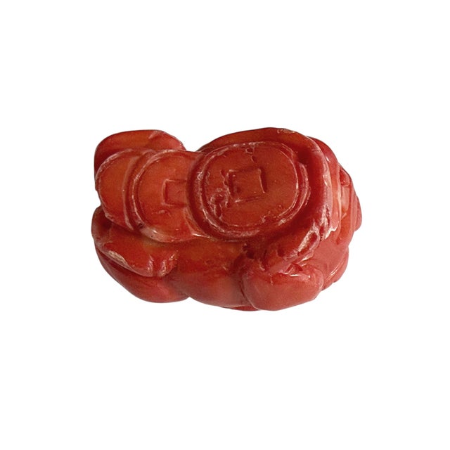 1980s Vintage Red Coral Carved Foo Dog Statue Amulet Pendant 1.5" W For Sale - Image 5 of 8