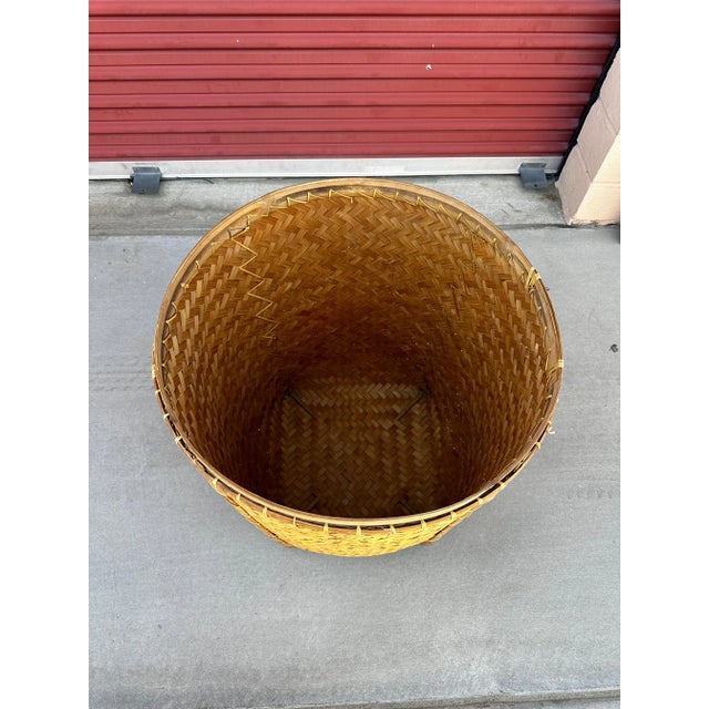 Beautiful Large Woven Rattan Basket/Hamper. Perfect for large blankets or kids stuffed animals or even laundry. 25.5in h x...