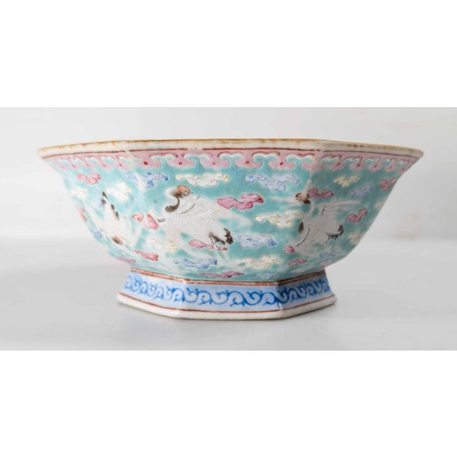 Chinoiserie 19th Century Chinese Turquoise and Famille Rose Octagonal Bowl With Cranes, Tongzhi Period For Sale - Image 3 of 15