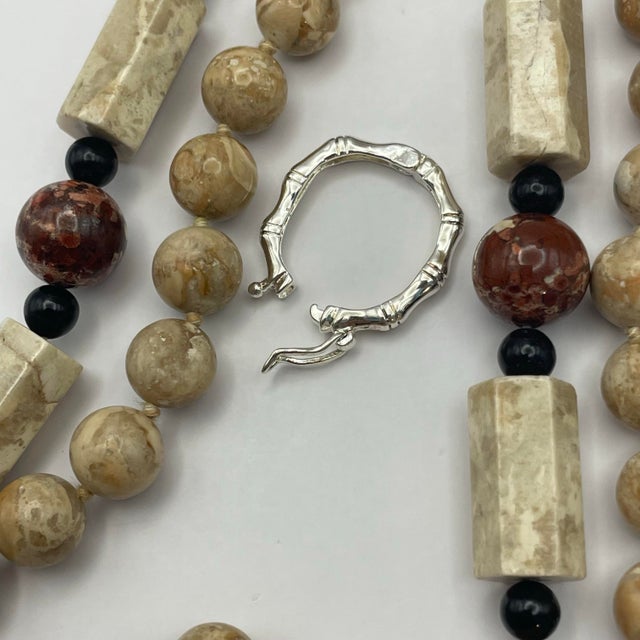 Tan Chunky Fossil & Red Brecciated Jasper Bead Necklace 1990s Individually Knotted 32” For Sale - Image 8 of 8