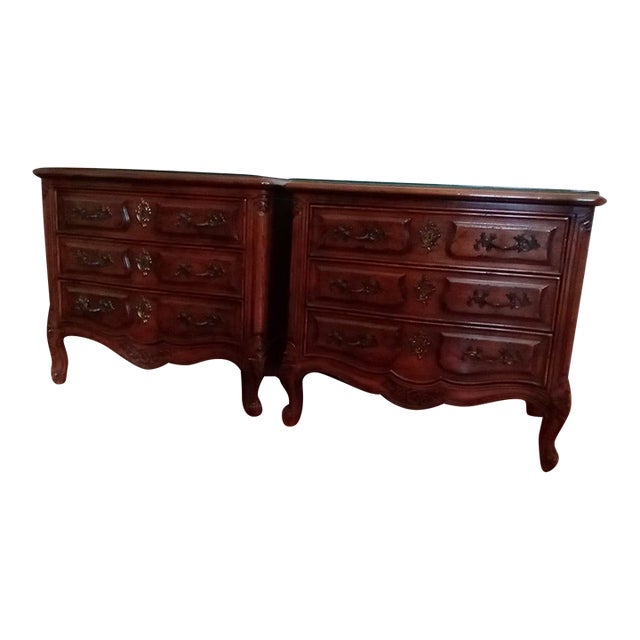 Rare Vintage Henredon Solid Walnut Pair of Nightstands For Sale