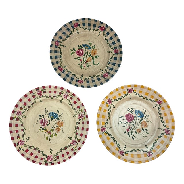 Late 20th Century French Country Decorative Plates Jane Keltner - Set of 3 For Sale