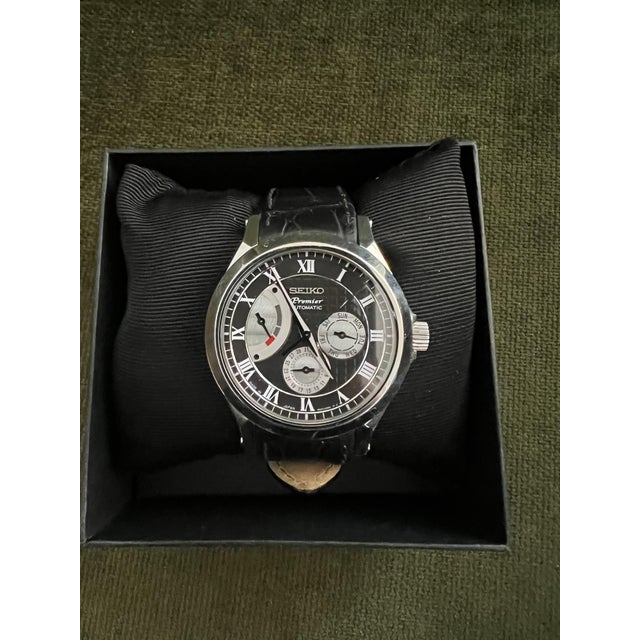 Contemporary Seiko Premier Automatic 2010 Original Box, Steel Case, Black Lather, Steel Clasp For Sale - Image 3 of 9