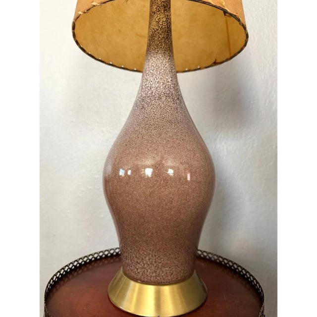 Mid 20th Century Mid-Century Modern Table Lamp With Graduated Pebble Texture and Brass Base For Sale - Image 6 of 7