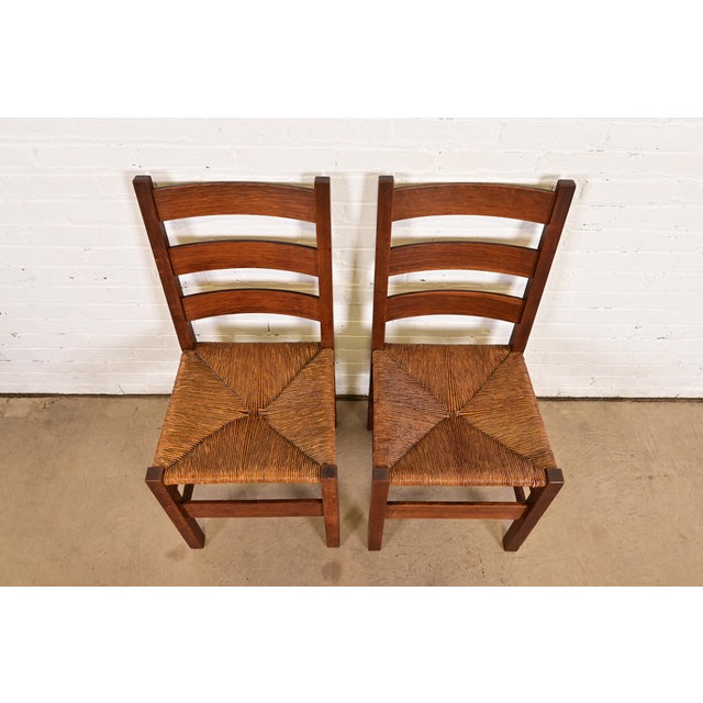 Early 20th Century Gustav Stickley Antique Mission Oak Arts & Crafts Ladder Back Side Chairs or Dining Chairs With Rush Seats, Pair For Sale - Image 5 of 12