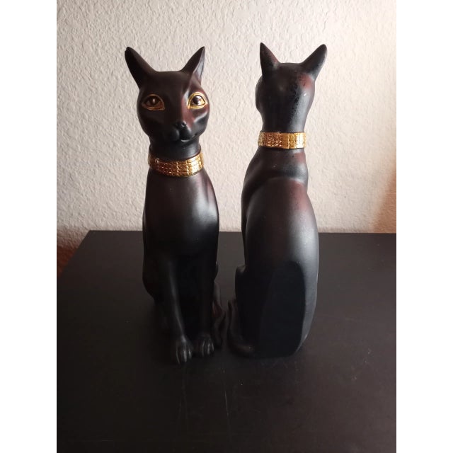 These are Chalkware Black Cat Pair. Great decor item. Procured from antique mall.