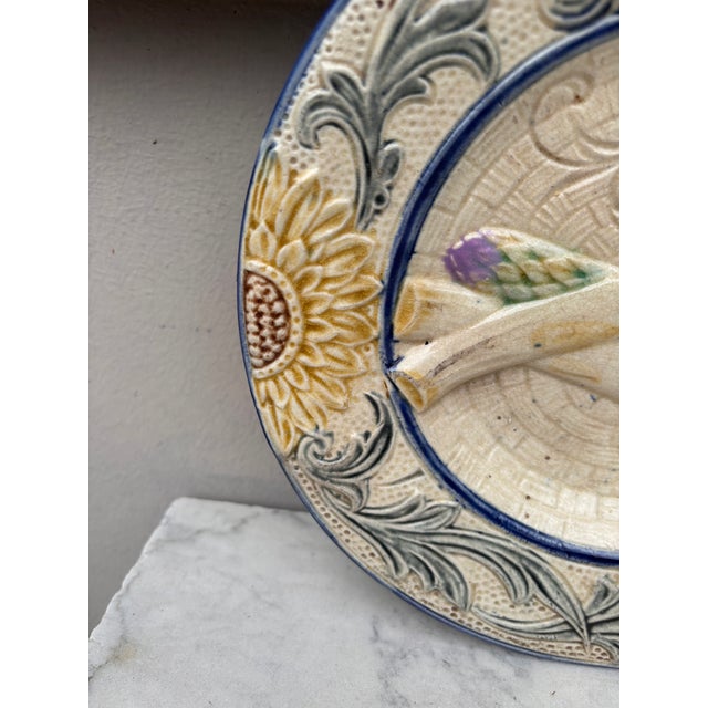 Rustic Rare Belgium Majolica Asparagus Sunflower Plate Wasmuel, Circa 1880 For Sale - Image 3 of 5