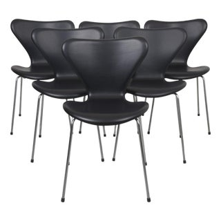 Seven Chairs in Black Leather by Arne Jacobsen, 1980s, Set of 6 For Sale