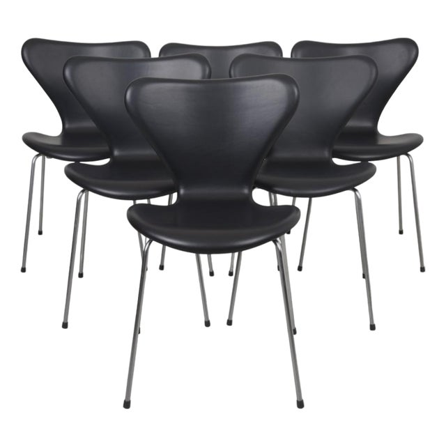 Seven Chairs in Black Leather by Arne Jacobsen, 1980s, Set of 6 For Sale