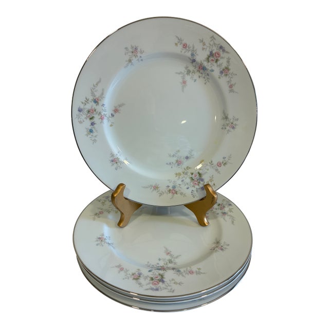 Vintage Wyndham "Cambric" Floral Fine China Dinner Plates, Set of 4 For Sale
