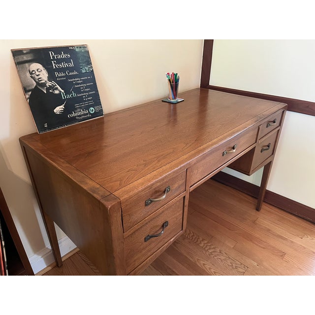 1950s Vintage 1950s Sligh Cross Country Oak Desk – Grand Rapids Chair Co. Mid-Century Modern For Sale - Image 5 of 5