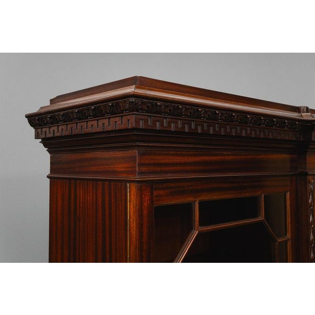 Wood English Style Bookcase in Mahogany, Early 20th Century For Sale - Image 7 of 18