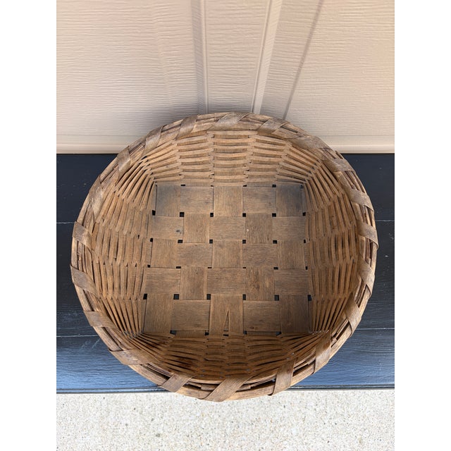 Antique American Splint Oak Round Basket, Late 19th Century For Sale In South Bend - Image 6 of 12