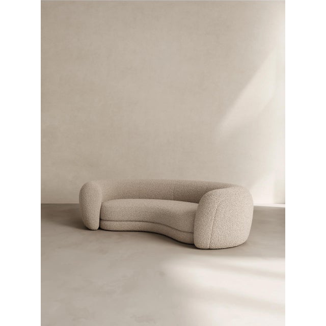 Designed for unhurried repose, the Palace Sofa I pairs an expansive lounge seat with over‑scaled arms that sweep in a...