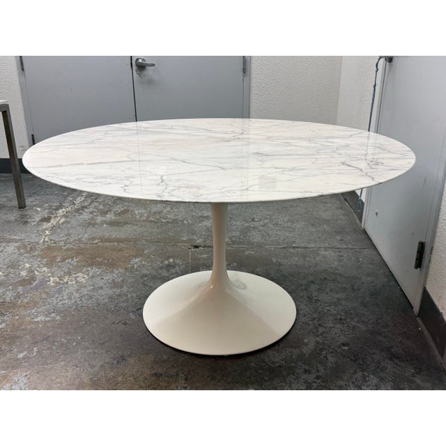 2010s Eero Saarinen for Knoll Studio Arabescato Marble Dining Table, 54 Inches For Sale - Image 5 of 12
