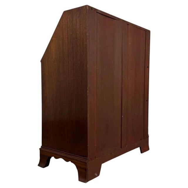 Early 20th Century English Cross-Banded Mahogany Bureau For Sale - Image 10 of 14