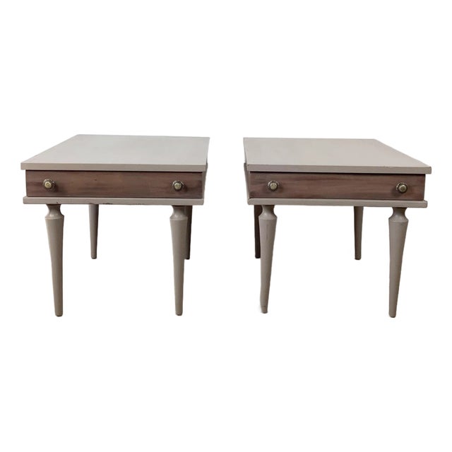 Mid 20th Century Pair of Painted American of Martinsville Nightstands With Tapered Legs For Sale