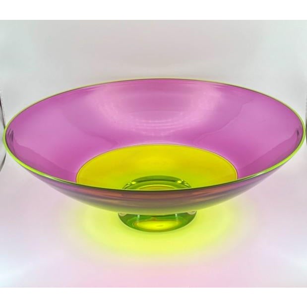 Early 21st Century Nicholas Kekic Signed 15-Inch Two-Color Incalmo Bowl (Hyacinth and Lime With Clear Base) Large Centerpiece Bowl For Sale - Image 5 of 16