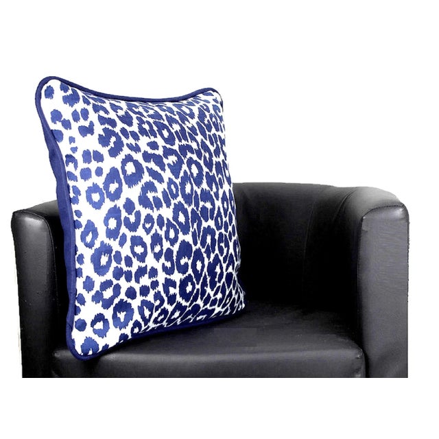 Schumacher Leopard Linen Pillow With Piping For Sale - Image 9 of 13