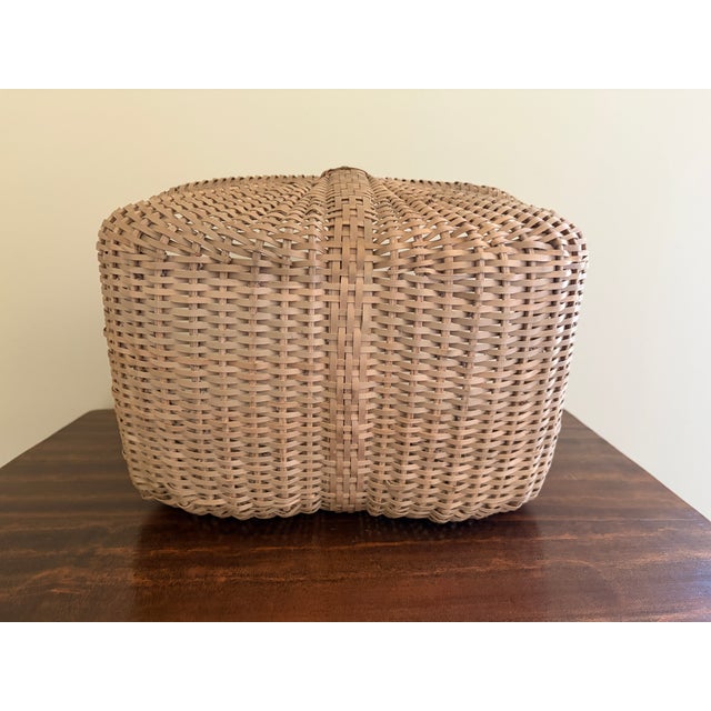 Vintage Nantucket-Style Handwoven Rattan Gathering Basket For Sale - Image 9 of 9