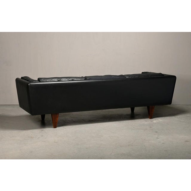 1960s Model V11 3-Seater Sofa in Black Leather by Illum Wikkelsø, Denmark, 1960s For Sale - Image 5 of 18